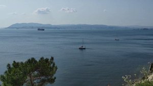 Вид на Цемесскую бухту и Новороссийск. 24 августа 2021 г.