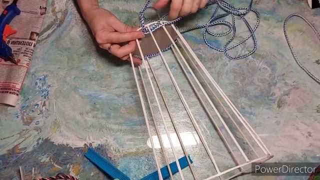 Что можно сделать из старого плафона от торшера?