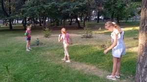 Весёлые игры и интересные конкурсы для детей в парке .