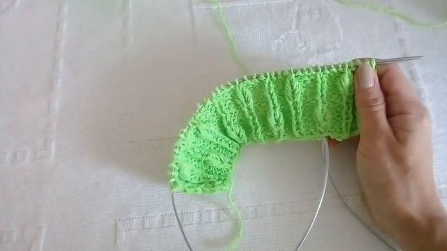 Легкие, САМЫЕ простые следки на двух спицах.