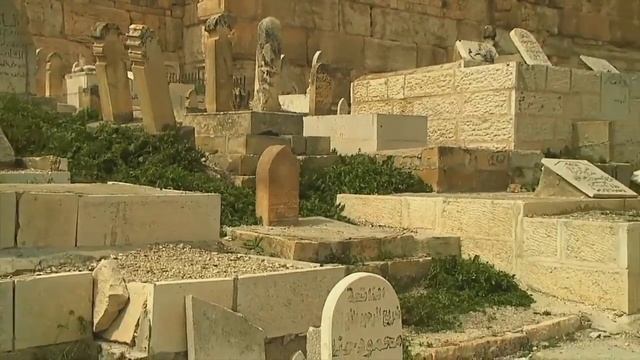 КЛАДБИЩЕ У ВОСТОЧНЫХ ВОРОТ ХРАМА ЧТО ЭТО ЗНАЧИТ смотреть онлайн