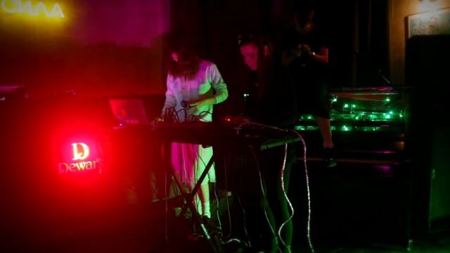 #припой - пьеса для препарированного пианино и трех девушек смотреть онлайн