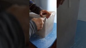 Открываем пластиковый контейнер без ключа