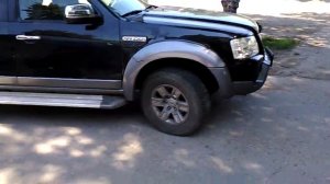 Парковка на въезде во двор