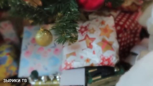 Реборны две сестренки кормим из бутылочки, смотрим мультики/вечер с реборном/Зырики ТВ