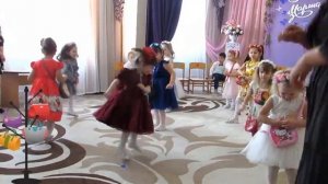 Танец с цветами, Я большая девочка/ 8 марта в садике