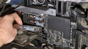 Gigabyte z790 Aorus Master motherboard has fantastic m.2 SSD/GPU installation features! ?? See desc