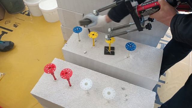 Сравнительные испытания фасадных дюбелей, вырываем из газобетона, неожиданный результат смотреть онлайн