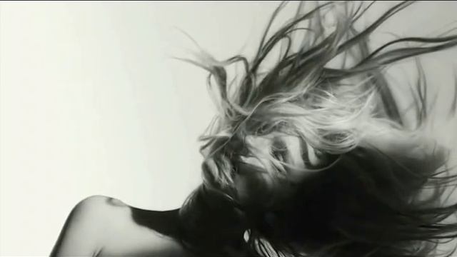 Lily Donaldson's Hair in Slow Motion смотреть онлайн