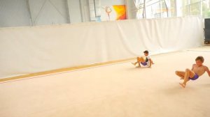 Как гимнасты проводят день знаний