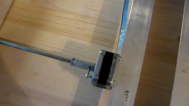 Самодельный плоттер - первая ось работает смотреть онлайн