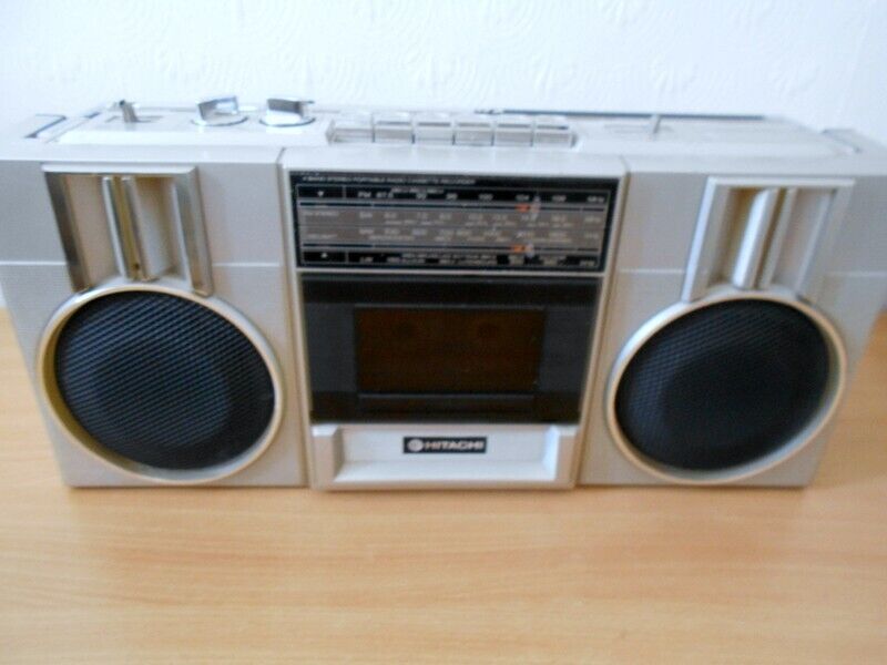 Hitachi-TRK-6801--Radio-Cassette-Stereo-Boombox-GhetoBlaster-ОКТЯБРЬ 1983 ГОД.