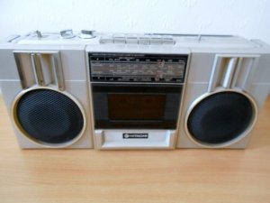 Hitachi-TRK-6801--Radio-Cassette-Stereo-Boombox-GhetoBlaster-ОКТЯБРЬ 1983 ГОД.