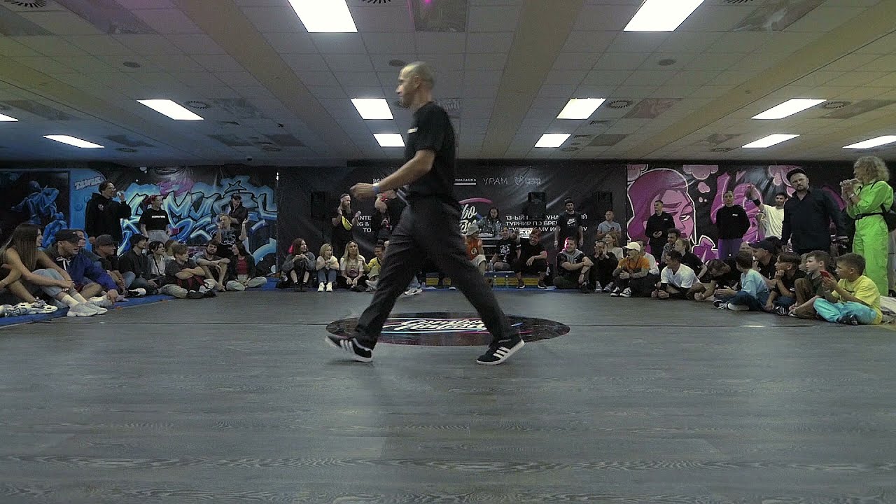 TRICKONOMETRY BATTLE ↔ JUDGE ↔ STUART ↔ COMBONATION x3 #combonationX3 #bmvideo смотреть онлайн