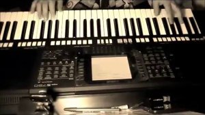 Пример как работает Авто-аккомпанемент на YAMAHA PSR-S 750.