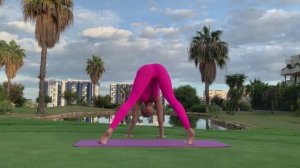 Йога-тренировка для гибкости ног и верхней части тела. Разминка для ног и тела, разминка мышц. Йога