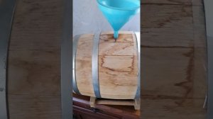 Односолодвые дистиллят сливаю с дубовой бочке. год выдержаные в дубовой бочке!