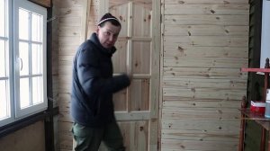 Сделал простой тёплый туалет в деревенском доме !