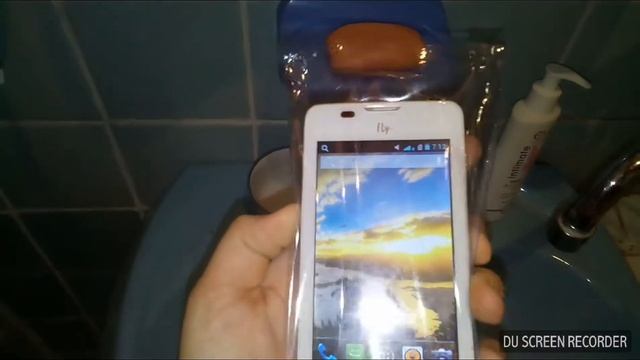 Как сделать водонепроницаемый ,временный чехол на телефон!) смотреть онлайн