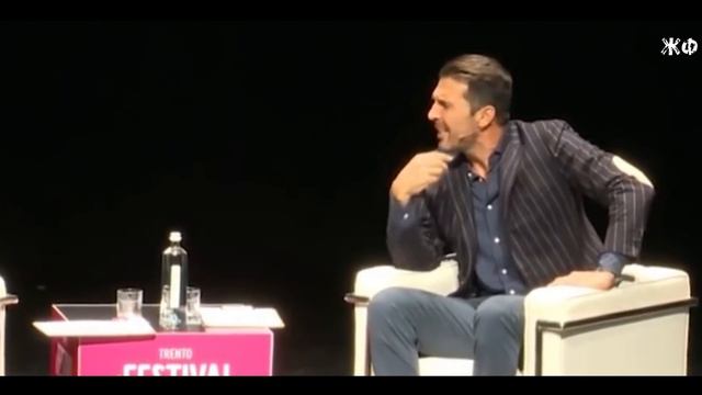 ЧТО ДУМАЕТ БУФФОН О РОНАЛДУ? смотреть онлайн