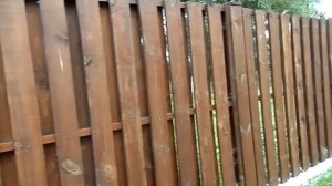 Двойной деревянный забор.