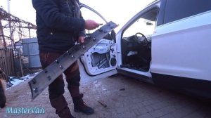 Как снять дверной молдинг с  Ford Escape