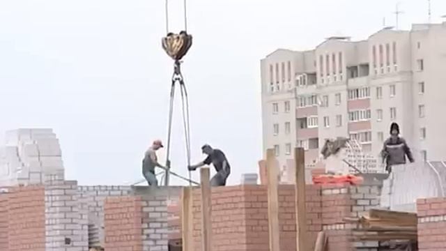 Парень-сирота получил своё первое жильё смотреть онлайн