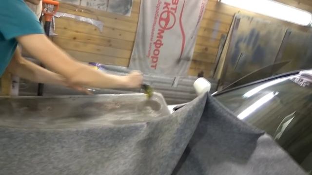 Как перетянуть потолок своими руками + шумка крыши #ГаражнаяЖизнь смотреть онлайн