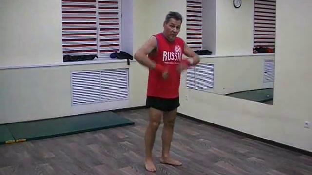 Ушу-Саньда : Базовая техника выполнения "прямого удара ногой" Цзуй Цюань (часть 1) смотреть онлайн