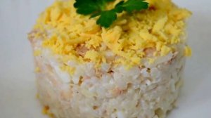 Салат с рисом и рыбными консервами