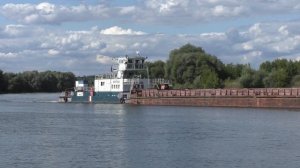 Буксир-толкач БТМ-530 Тип: БТМ Проект: Р-162А с баржей 7104 идет вниз по Москва-реке