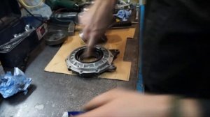 Замена подшипника редуктора мотоцикла BMW K1300S