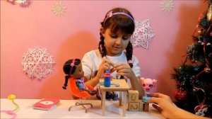 Доктор Плюшева Играем в больницу Лечим кукол Lizatube.