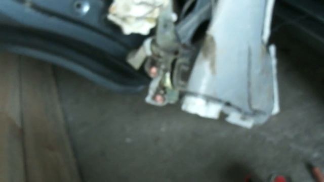 Geely ck заблокирована дверь с ремонтом центрального замка. смотреть онлайн