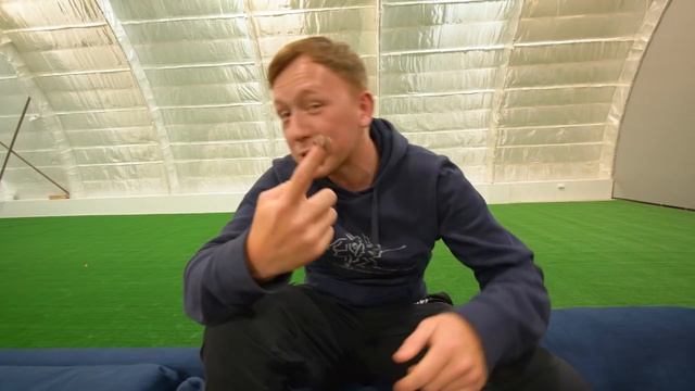 кто ПОСЛЕДНИЙ ВСТАНЕТ С ДИВАНА, получит КРУТОЙ ДИВАН! Челлендж ( пушер, герасев, третий лишний) смотреть онлайн