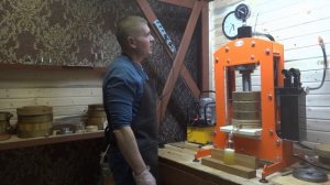 Презентация и работа бочки для холодного отжима масла, объемом 1 литр