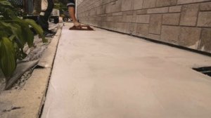 Отмостка из печатного бетона Artground в городе Владивостоке. Процесс укладки бетона и отпечаток