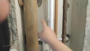 Ремонт стояка горячей воды.