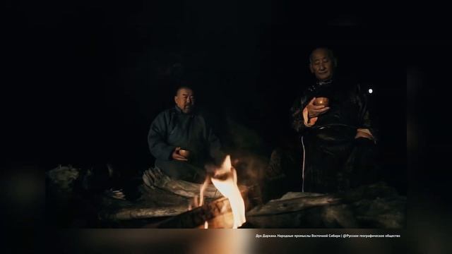Самые необычные народные промыслы МИРА: ковры из верблюжьих какашек и искусственная еда