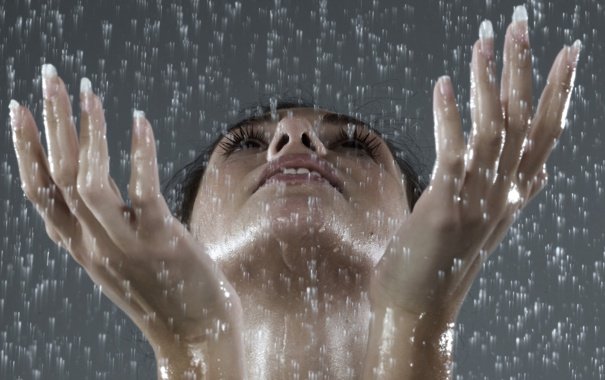 СИЛЬНАЯ И БЫСТРАЯ ЧИСТКА ВОДНАЯ СТРУЯ. ДЛЯ ВСЕХ. ВЕДЬМИНА ИЗБА. ИНГА ХОСРОЕВА.mp4