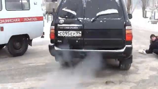 Как в Астрахани давят пешеходов на тротуаре.flv смотреть онлайн