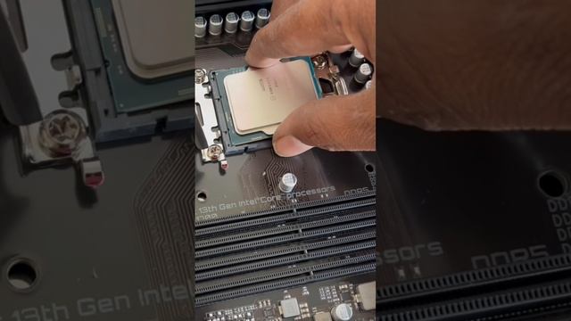 Part -1 Intel i7-13700K installation. смотреть онлайн