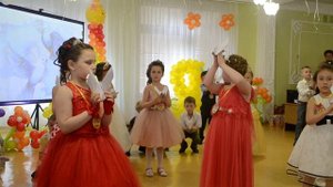 Танец с голубями "Птицы, мои птицы". Выпускной бал в детском саду