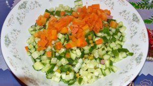 Вкусный салат с сухариками