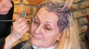 Новый образ. Женщина 65 лет сделала макияж, стрижку и окрашивание. Все в шоке от результата