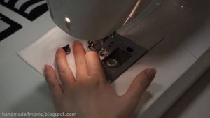 DIY Черно-белый мобиль из фетра для новорожденного своими руками