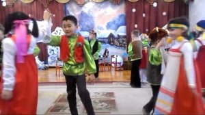 Russian dance in kindergarten/Русский хоровод в детском саду
