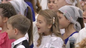 Мы встречаем праздник жатвы вновь и вновь/ Детский хор