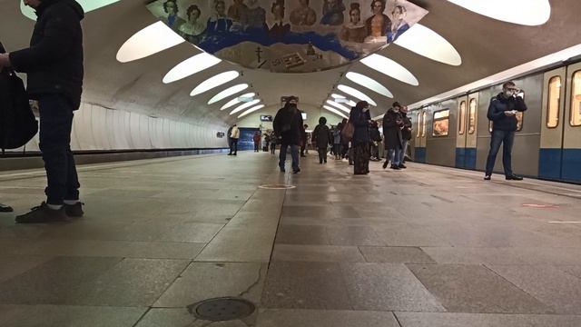 Метро Москвы Станция метро Отрадное движение поездов ОКА 81-760 | Московский транспорт