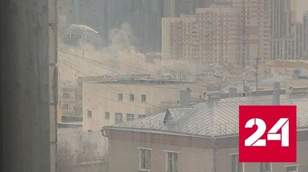 Жилой дом загорелся в центре Москвы - Россия 24 
